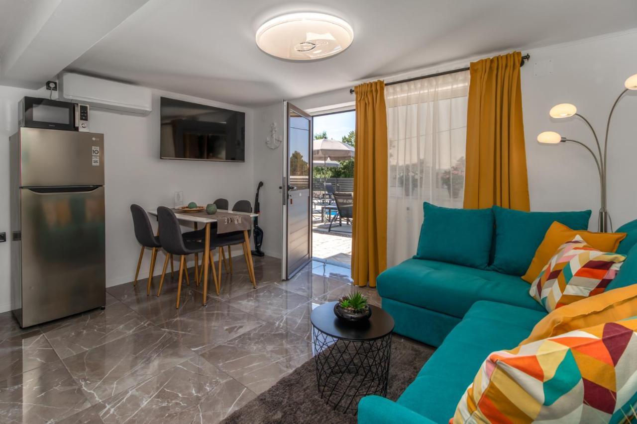 Apartments Mila 클레노비차 외부 사진