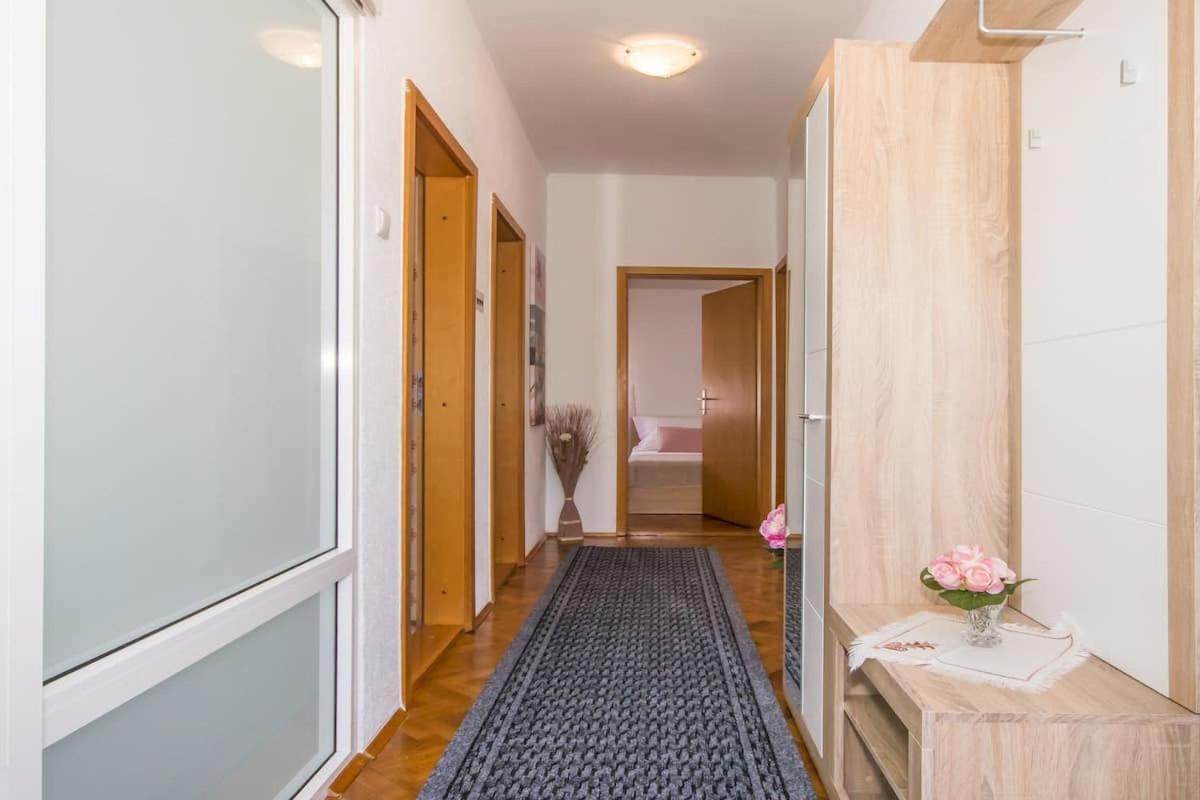 Apartments Mila 클레노비차 객실 사진