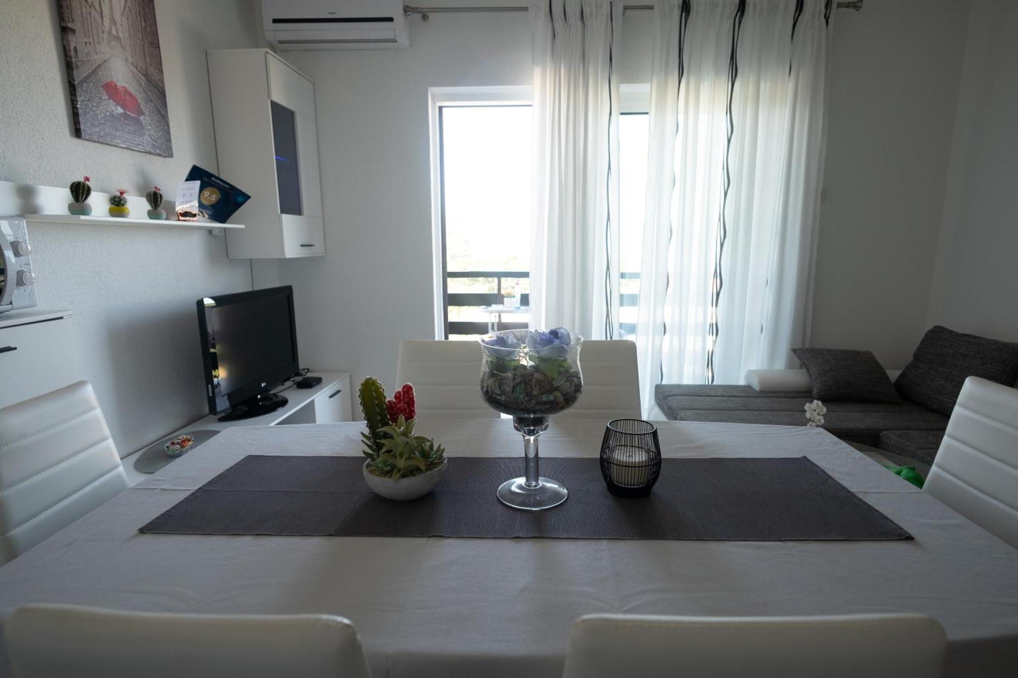 Apartments Mila 클레노비차 객실 사진
